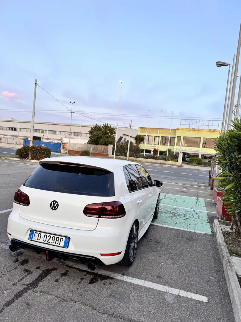 Volkswagen Golf 5p 1.6 tdi Highline - 1