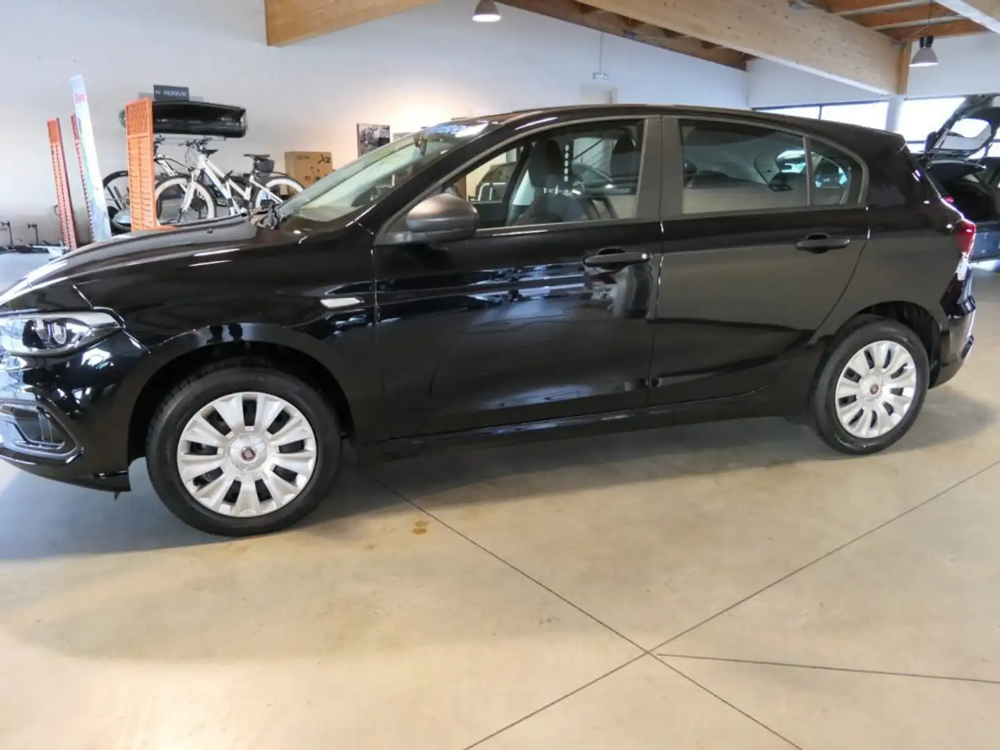 Fiat Tipo 1.5 Hybrid DCT 5 porte Zwart - 2