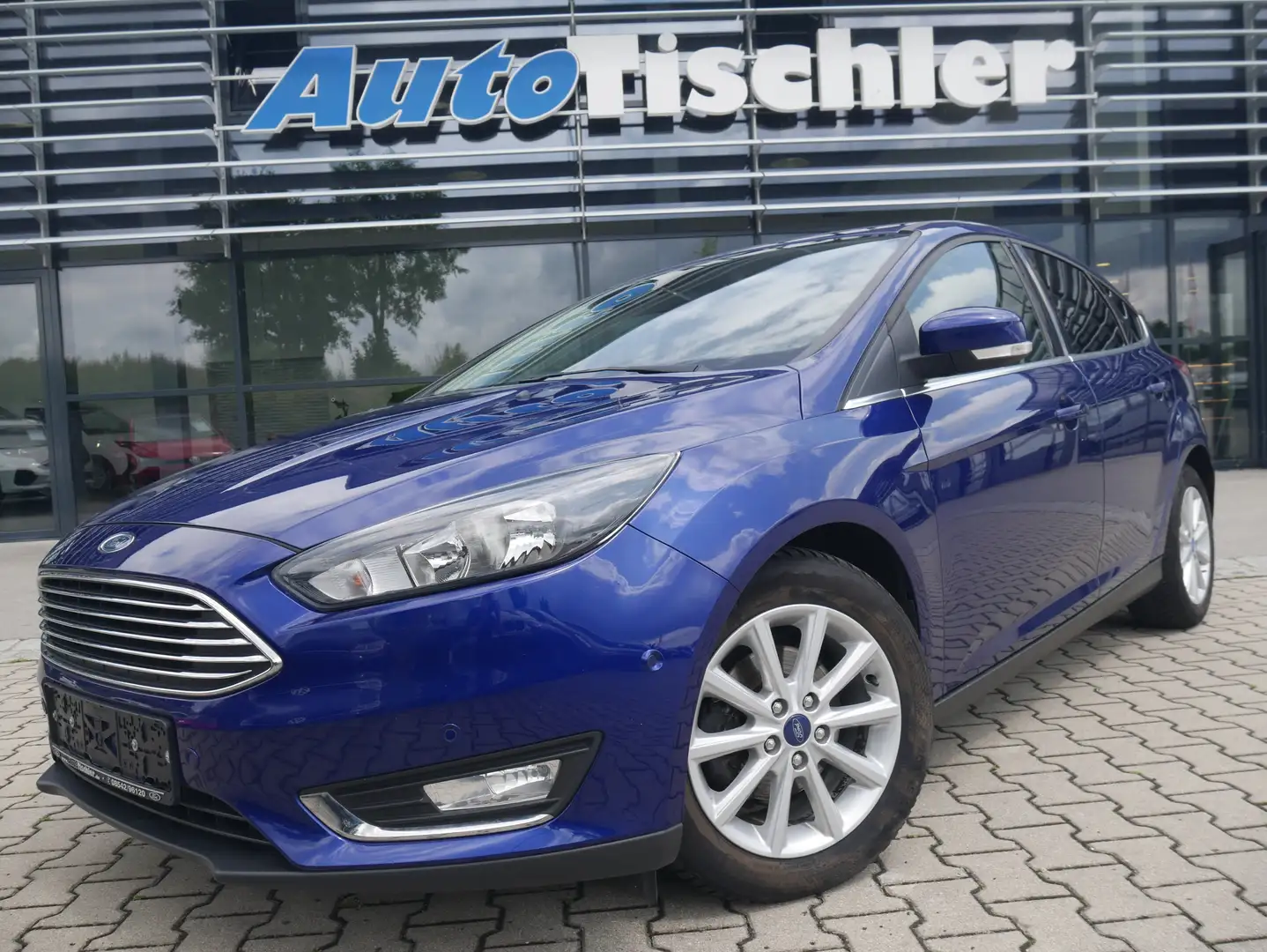 Ford Focus Titanium Kamera NAVI Parkassist Winterpaket Klima Blauw - 1