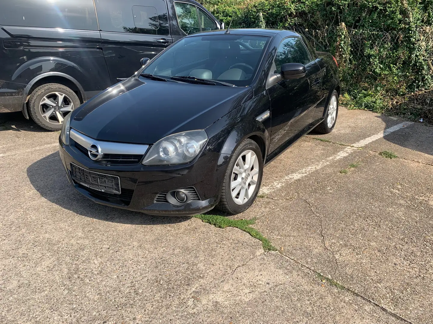 Opel Tigra 1,8   Sport HU/AU NEU bei Kauf Black - 1