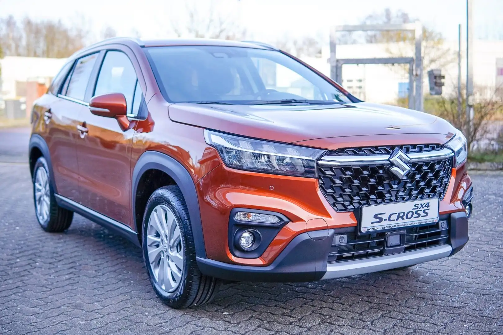 Suzuki S-Cross 1.4 BOOST HYBRID Comfort+ ALLGRIP Maro - 1