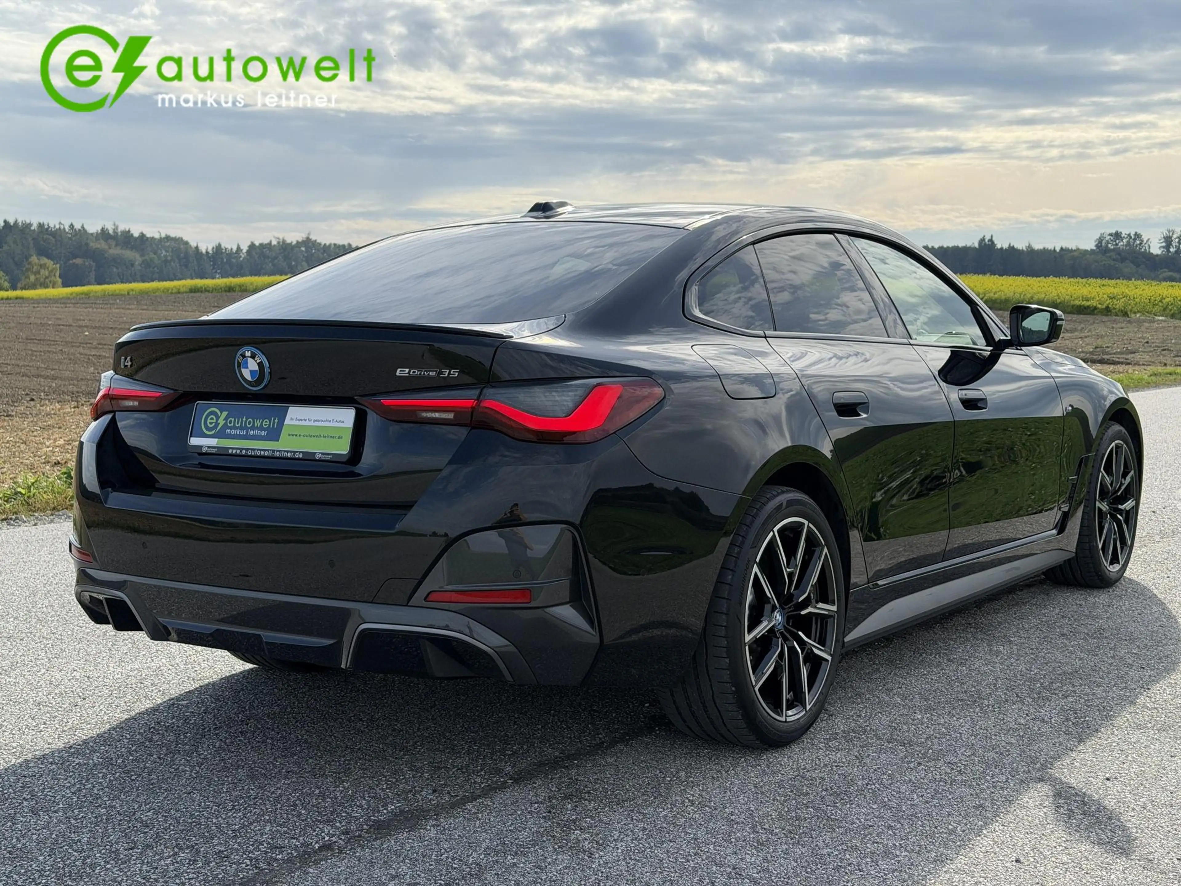 BMW i4 eDrive35 M Sport DA Prof HeadUp Glasdach Memory — photo 4