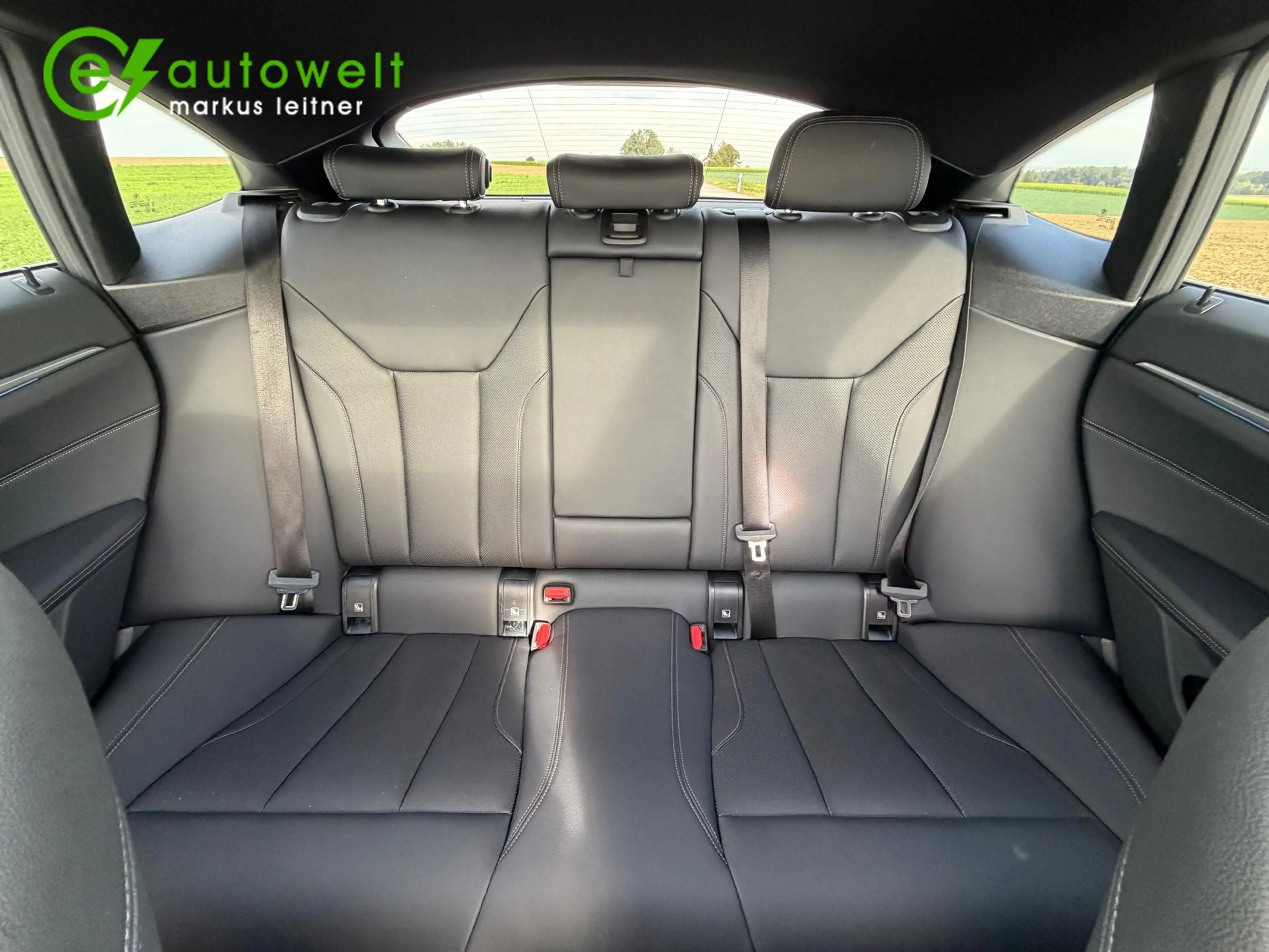 BMW i4 eDrive35 M Sport DA Prof HeadUp Glasdach Memory — photo 11