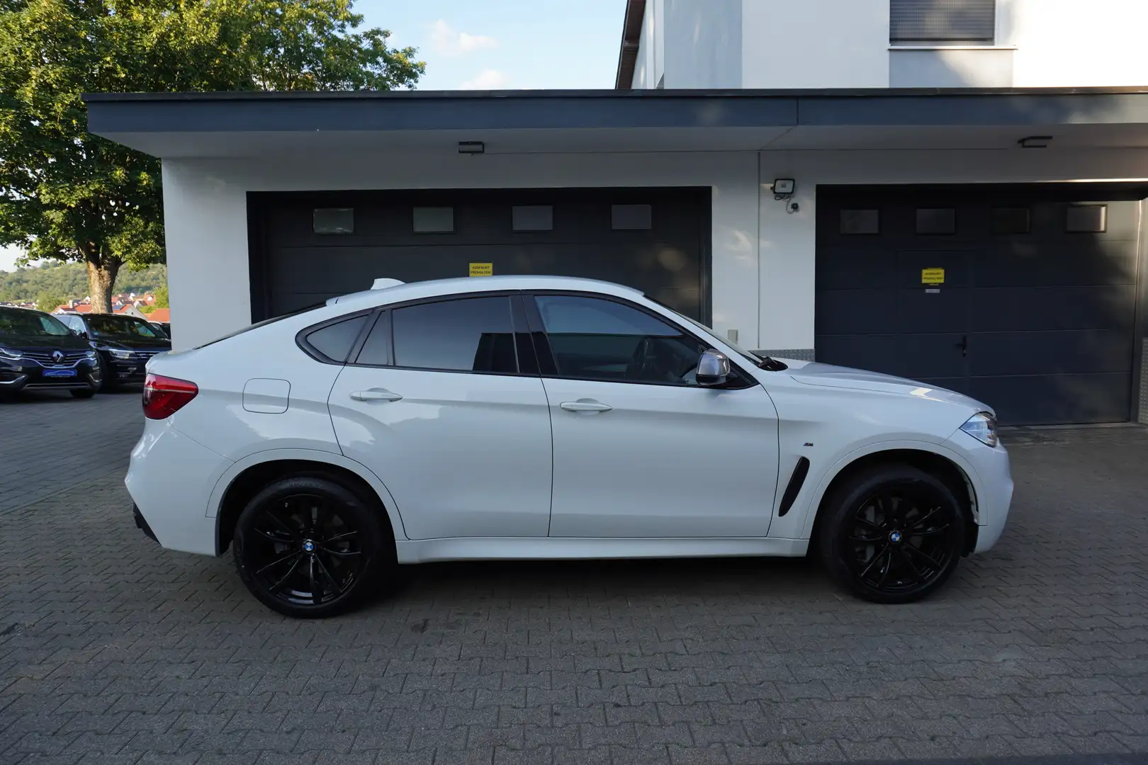 BMW X6 M M50 d LEDER+NAVI+KAMERA+Head-Up+AHK+St-Hzg+ALU-20z Weiß - 2