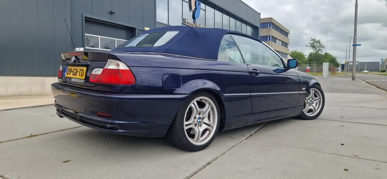 BMW 330 323Ci Executive cabrio, foto 2