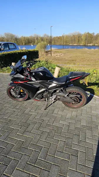 Yamaha YZF-R3 - foto 4