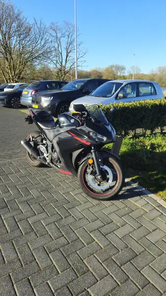 Yamaha YZF-R3 - foto 3