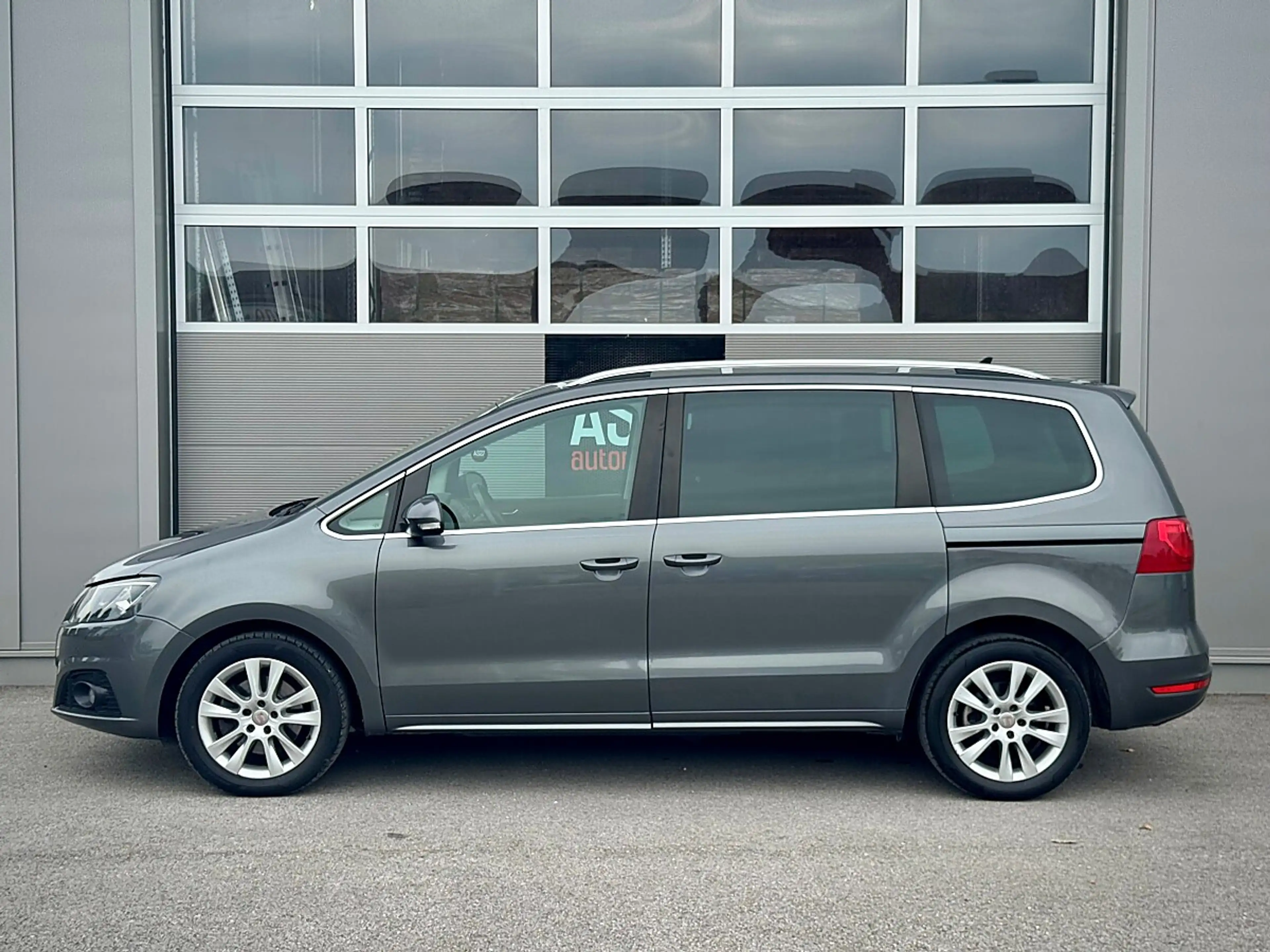 SEAT Alhambra Style 2,0 TDI CR 4WD DPF — photo 2