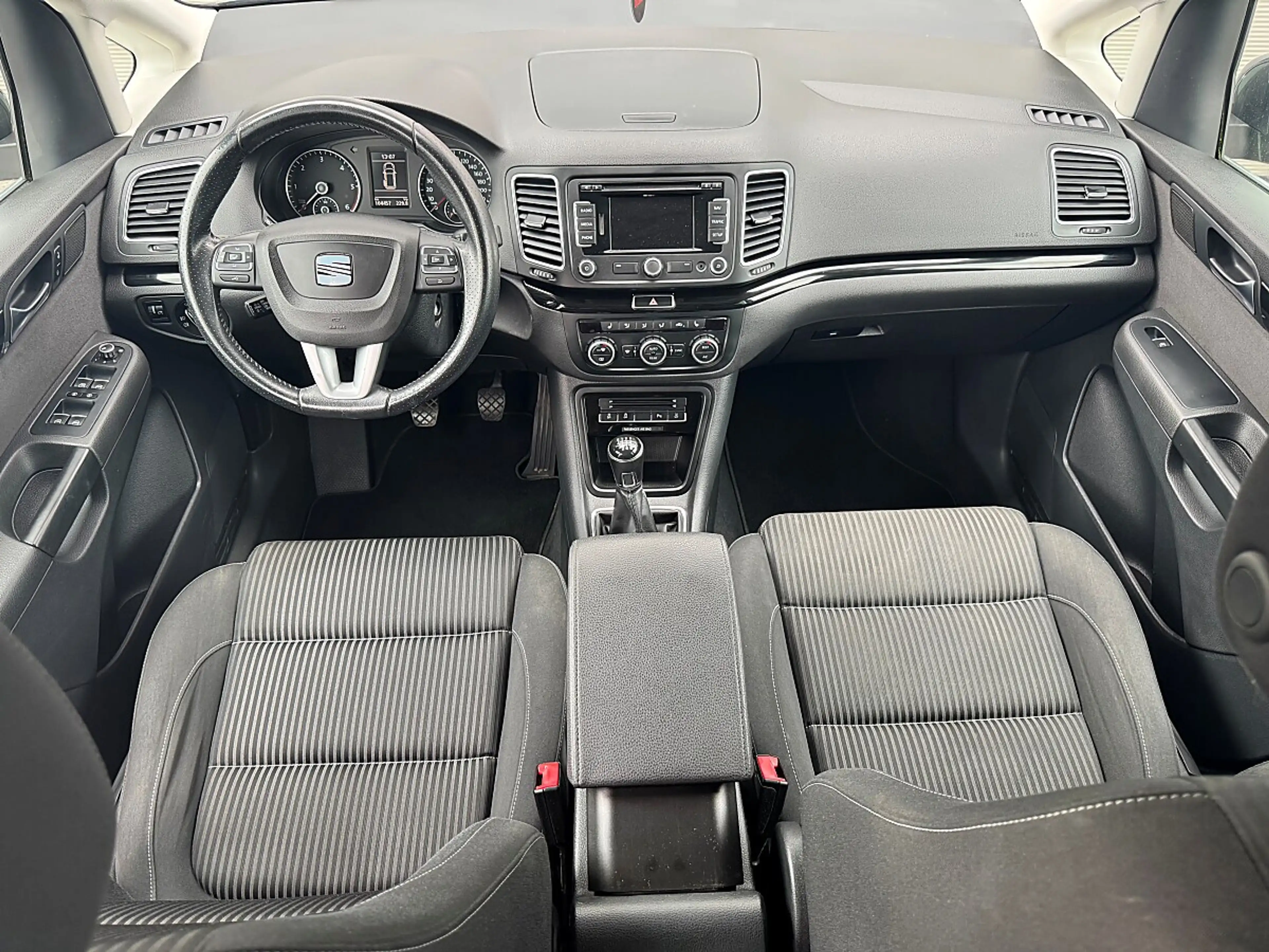 SEAT Alhambra Style 2,0 TDI CR 4WD DPF — photo 9