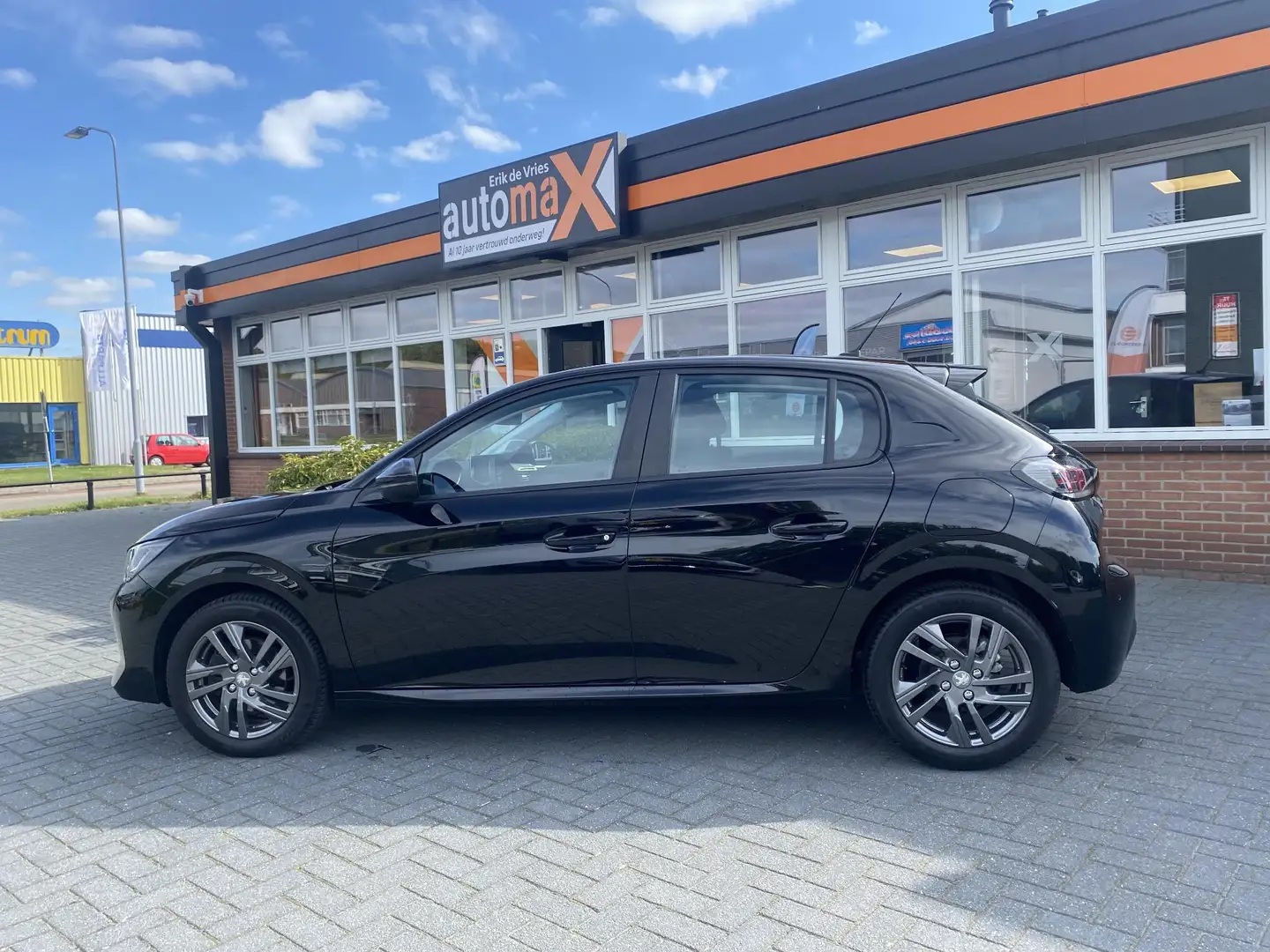 Peugeot 208 1.2 PureTech Active Pack Schwarz - 2