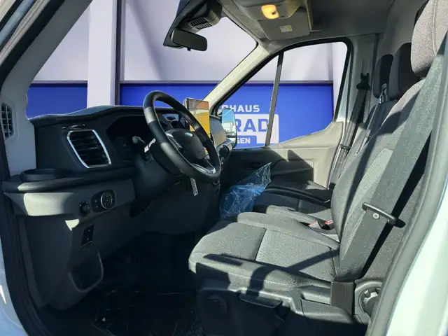 Ford Transit view 8