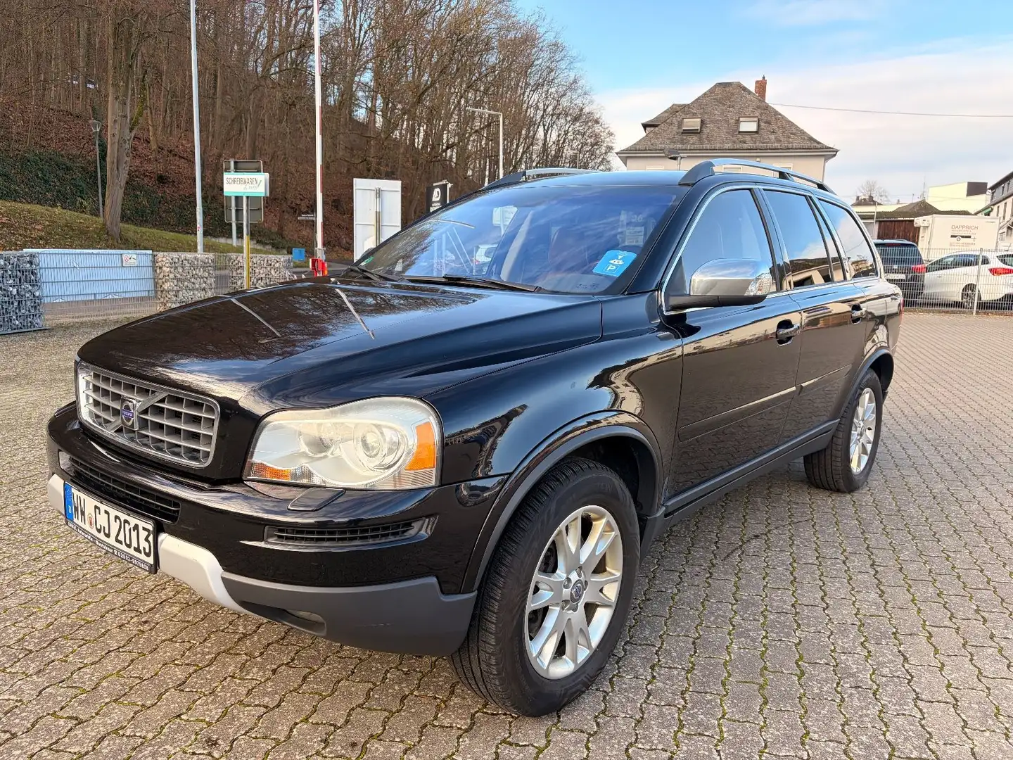 Volvo XC90 D5 Executive+Navi+Xenon+AHK+LEDER* Schwarz - 1