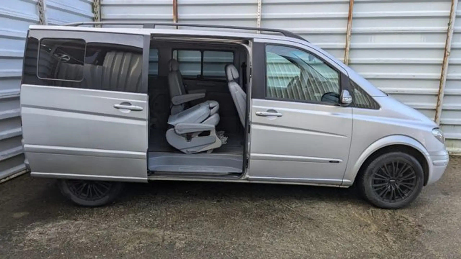 Mercedes-Benz Viano 2.2 CDI*Automatikgetriebe*6 Sitze* Silber - 1