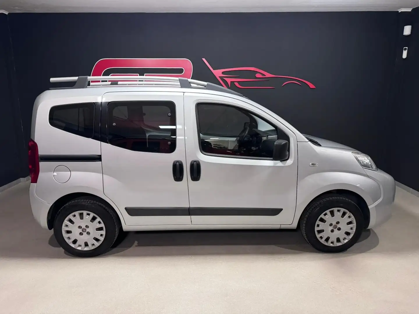 Fiat Qubo Qubo 1.4 8v natural power Active 70cv, OK NEO Plateado - 2