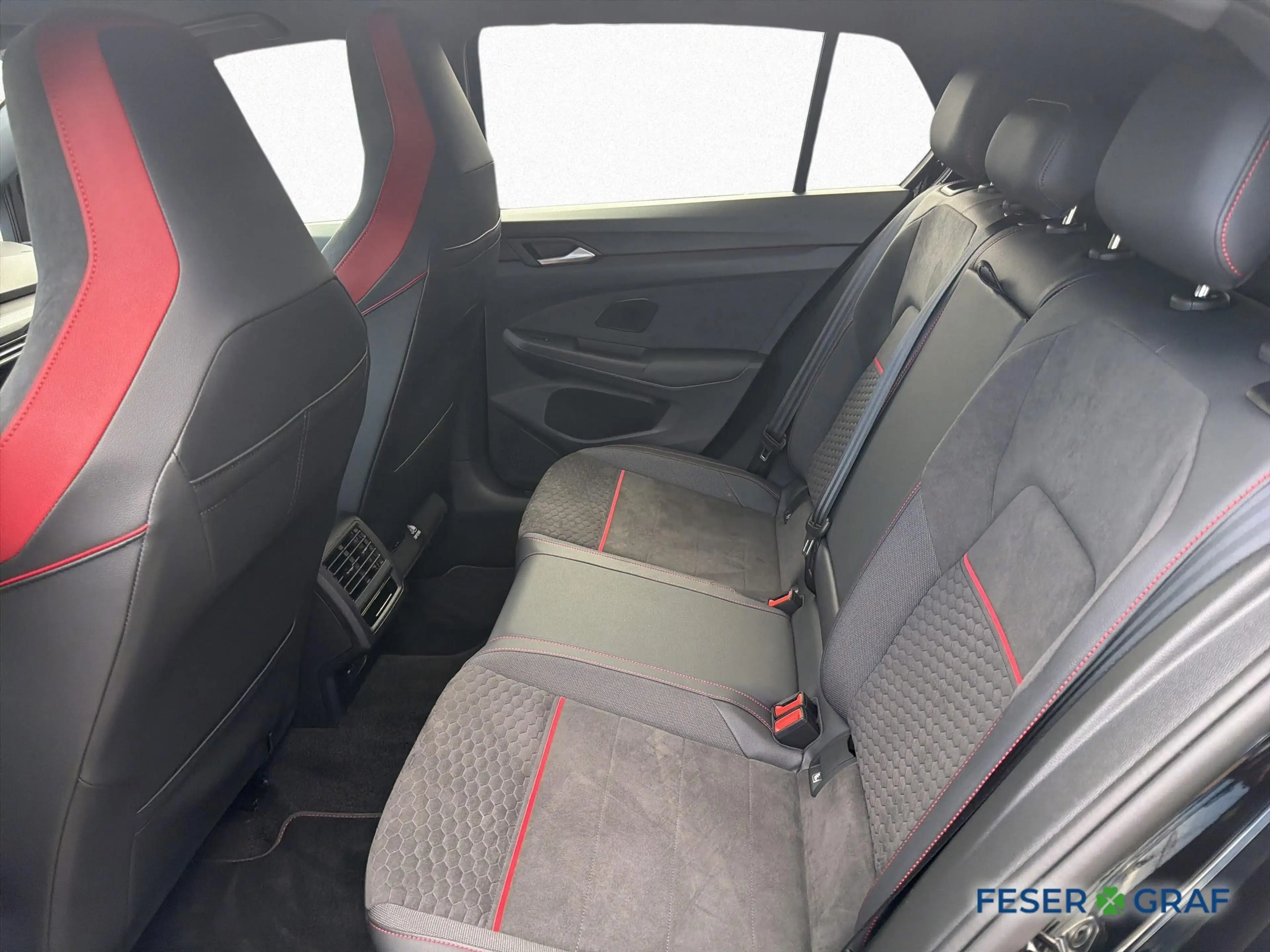 Volkswagen Golf VIII 2.0 TSI DSG GTI CS BLACK KAM ACC SHZ — photo 12