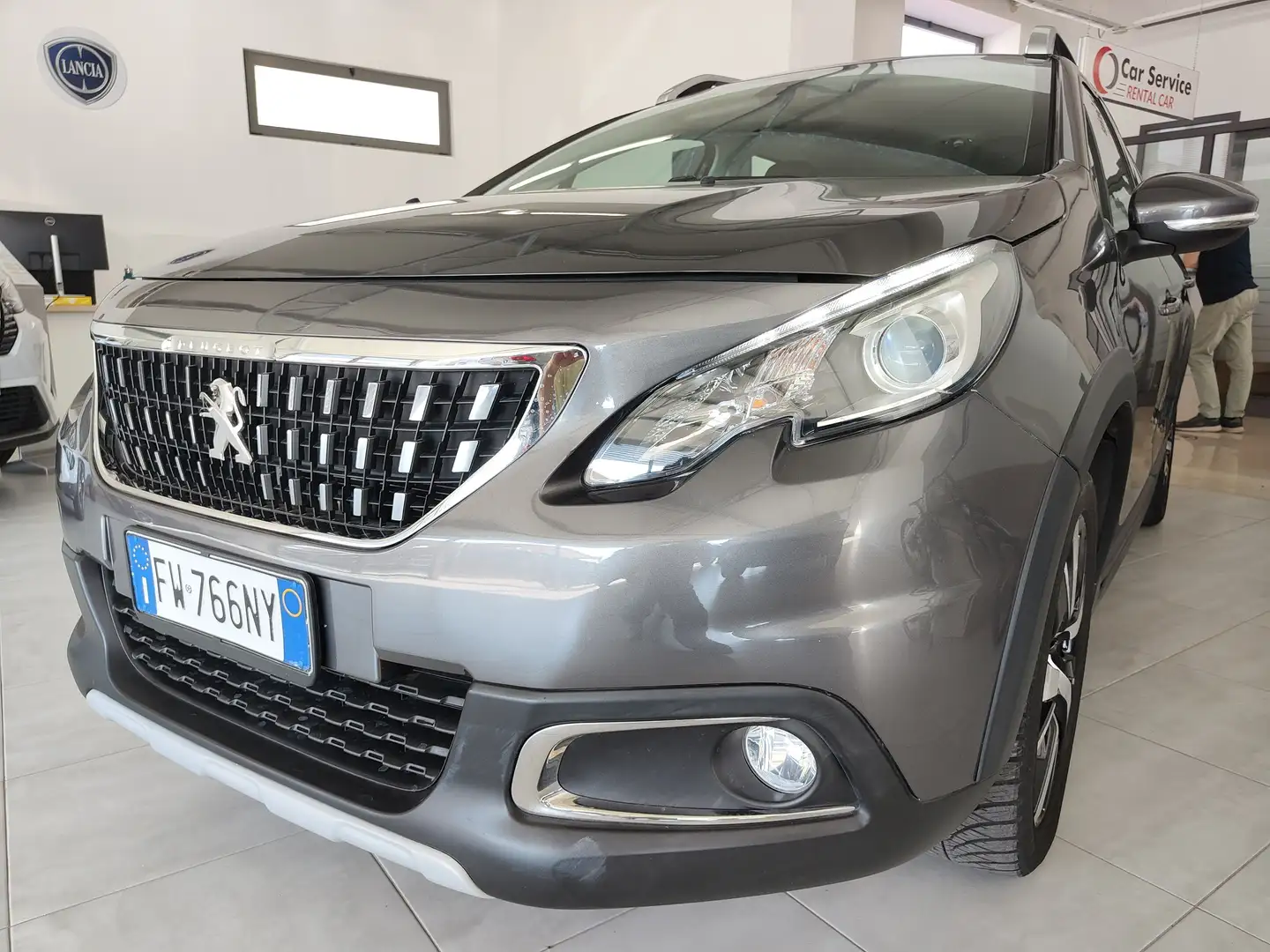 Peugeot 2008 2008 1.5 bluehdi Allure s Grijs - 1