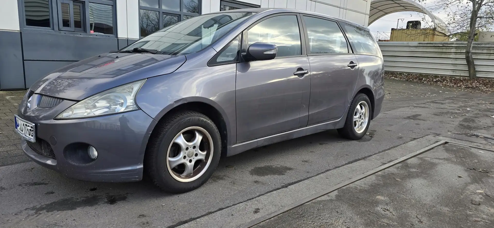 Mitsubishi Grandis Grandis 2.0 DI-D 7-Sitzer Intense Grigio - 2
