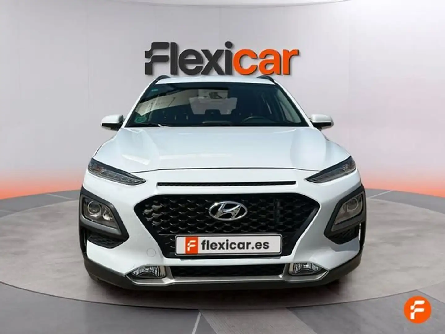 Hyundai KONA 1.0 TGDI Tecno Red 4x2 Blanco - 2