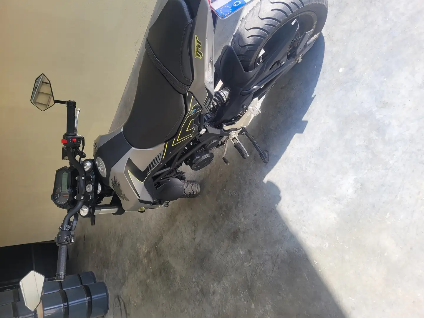 Benelli TNT 125 Černá - 2
