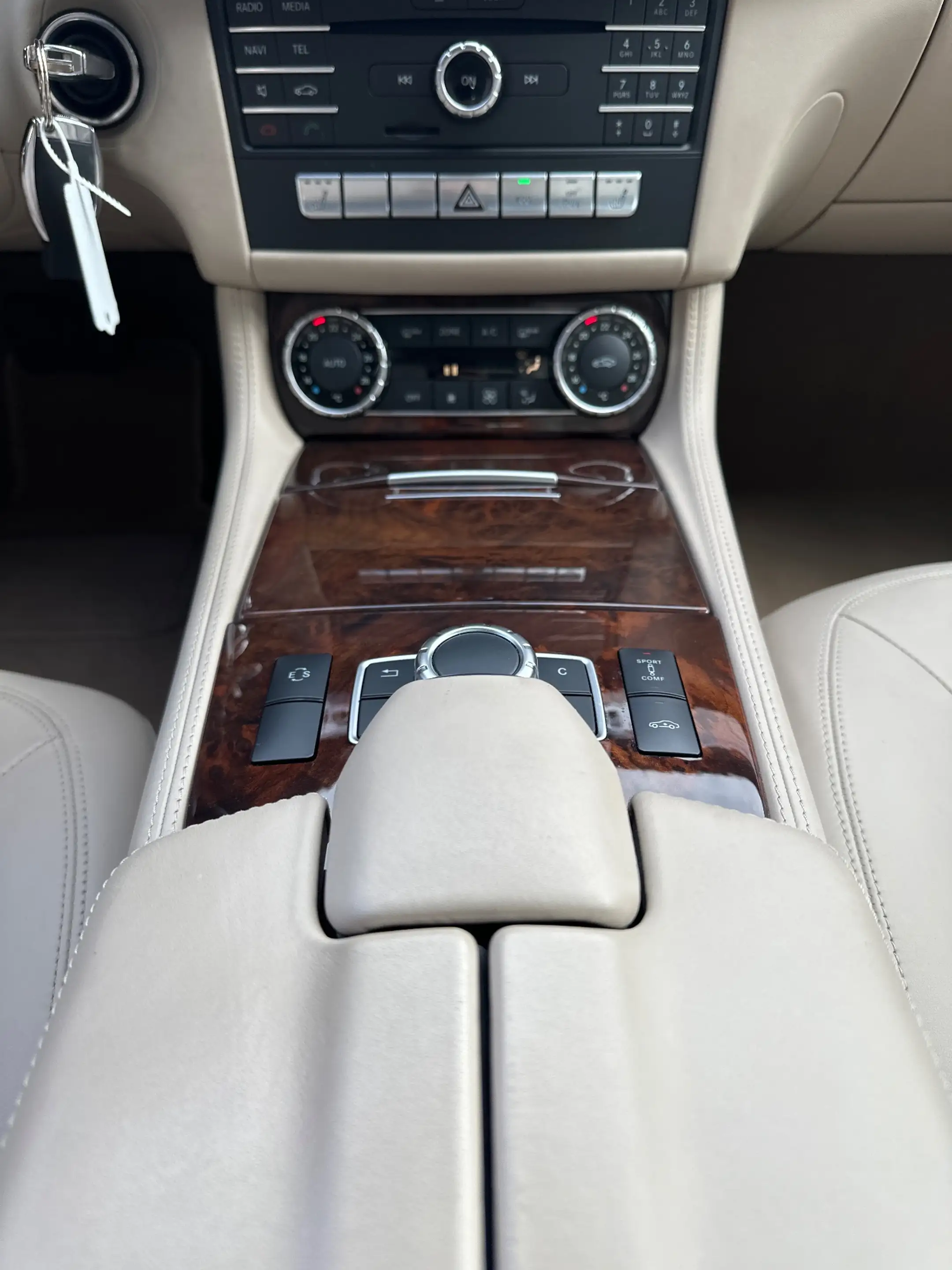 Mercedes-Benz CLS 400 4MATIC NAV+LED+SHZ+GLASDA+AIRMATIC+PP+18Zo — photo 18