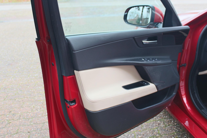 Jaguar XE 2.0 Prestige AWD LET OP 4x4 250PK, 1e eig. door „D — photo 9