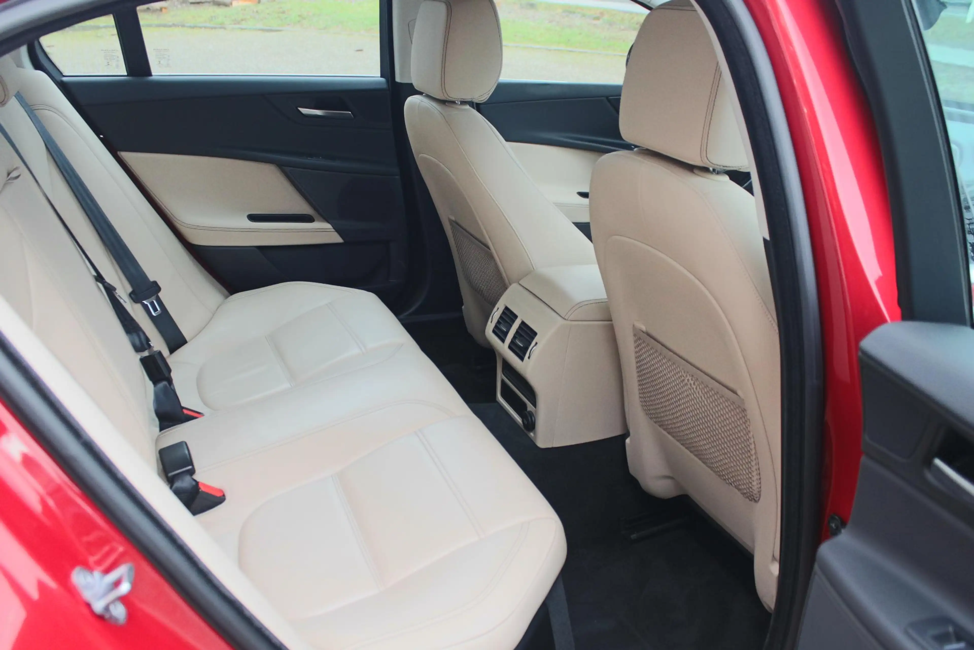 Jaguar XE 2.0 Prestige AWD LET OP 4x4 250PK, 1e eig. door „D — photo 37