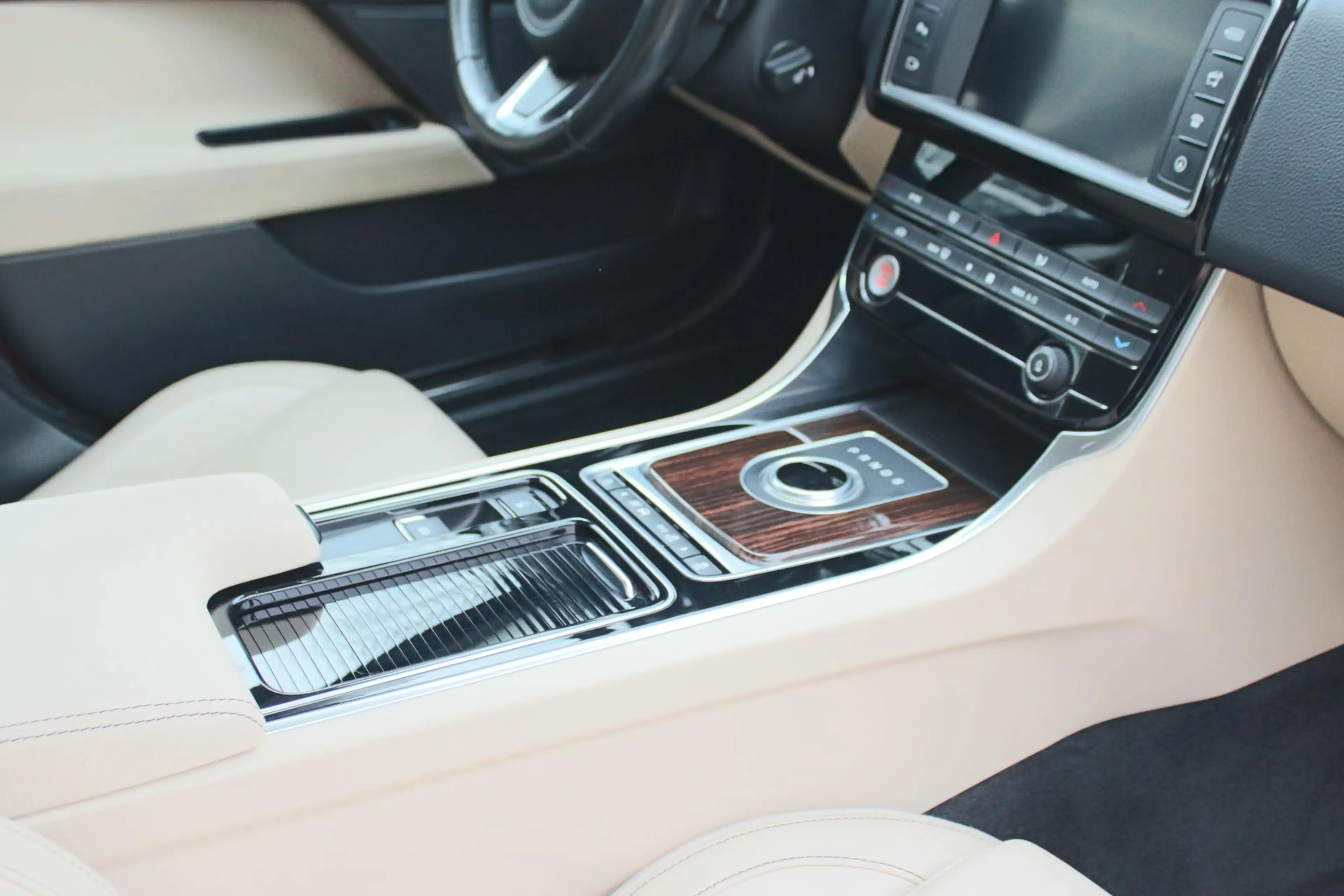 Jaguar XE 2.0 Prestige AWD LET OP 4x4 250PK, 1e eig. door „D — photo 31
