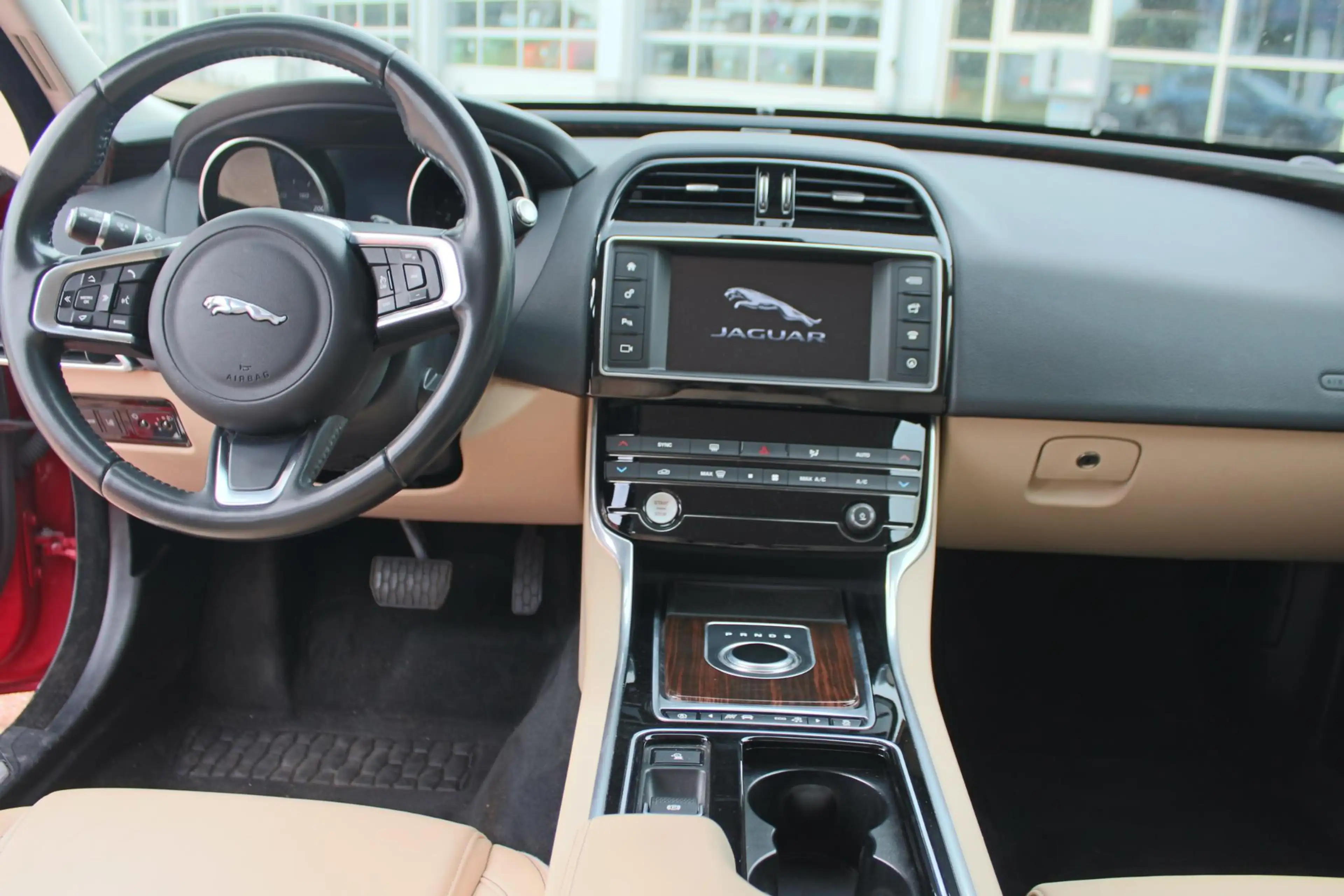 Jaguar XE 2.0 Prestige AWD LET OP 4x4 250PK, 1e eig. door „D — photo 41