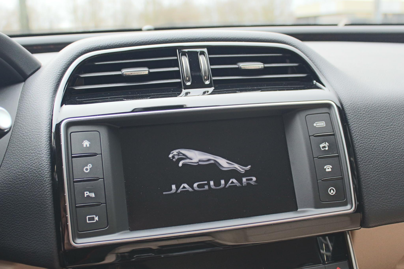 Jaguar XE 2.0 Prestige AWD LET OP 4x4 250PK, 1e eig. door „D — photo 20