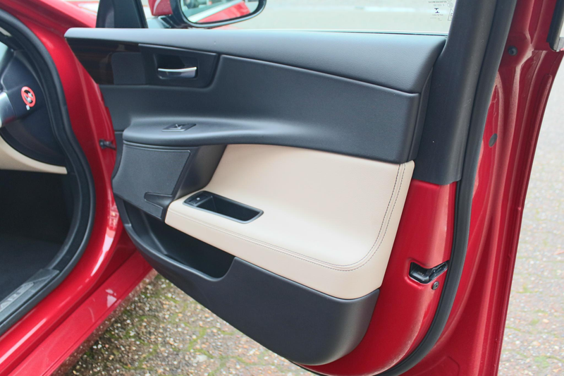 Jaguar XE 2.0 Prestige AWD LET OP 4x4 250PK, 1e eig. door „D — photo 26