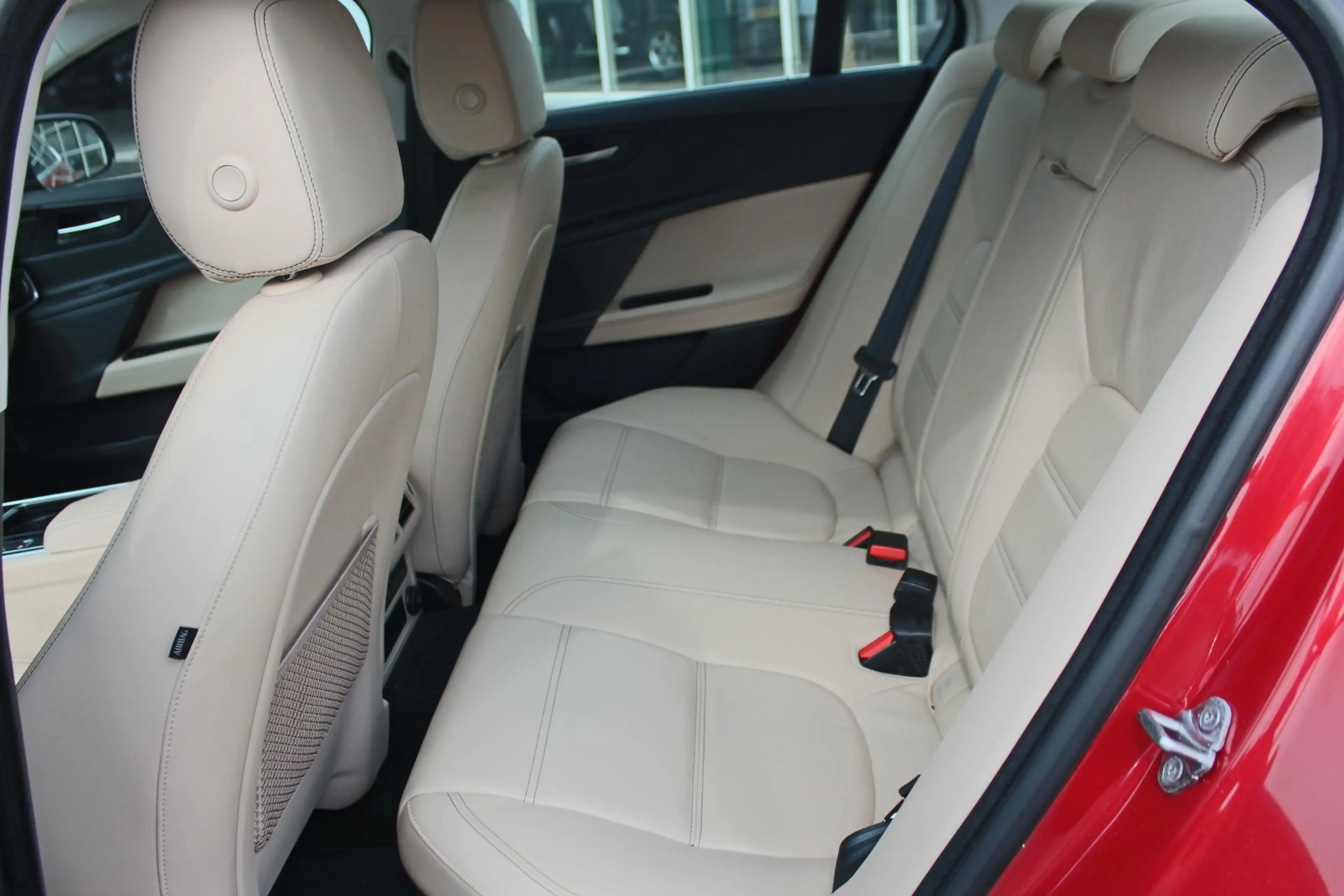 Jaguar XE 2.0 Prestige AWD LET OP 4x4 250PK, 1e eig. door „D — photo 14