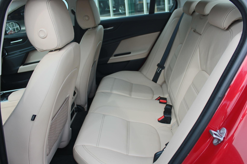 Jaguar XE 2.0 Prestige AWD LET OP 4x4 250PK, 1e eig. door „D — photo 14