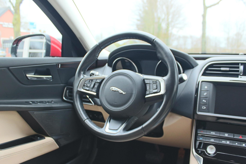 Jaguar XE 2.0 Prestige AWD LET OP 4x4 250PK, 1e eig. door „D — photo 42