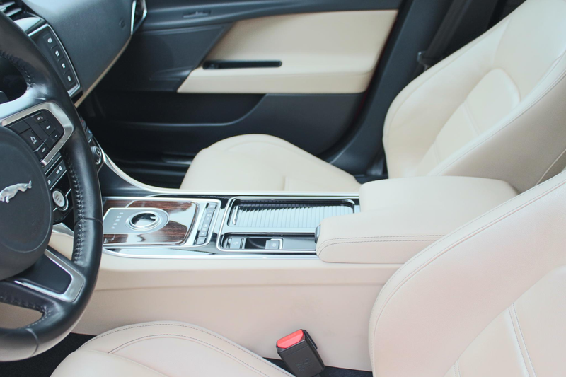 Jaguar XE 2.0 Prestige AWD LET OP 4x4 250PK, 1e eig. door „D — photo 15