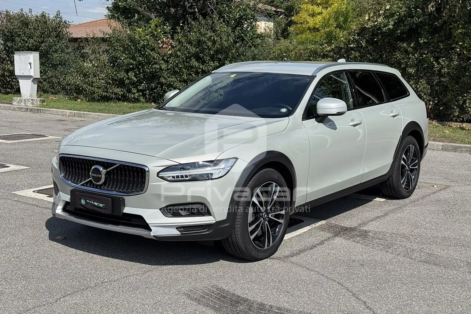 Volvo V90 V90 Cross Country B5 AWD Geartronic Business Pro Blanc - 1