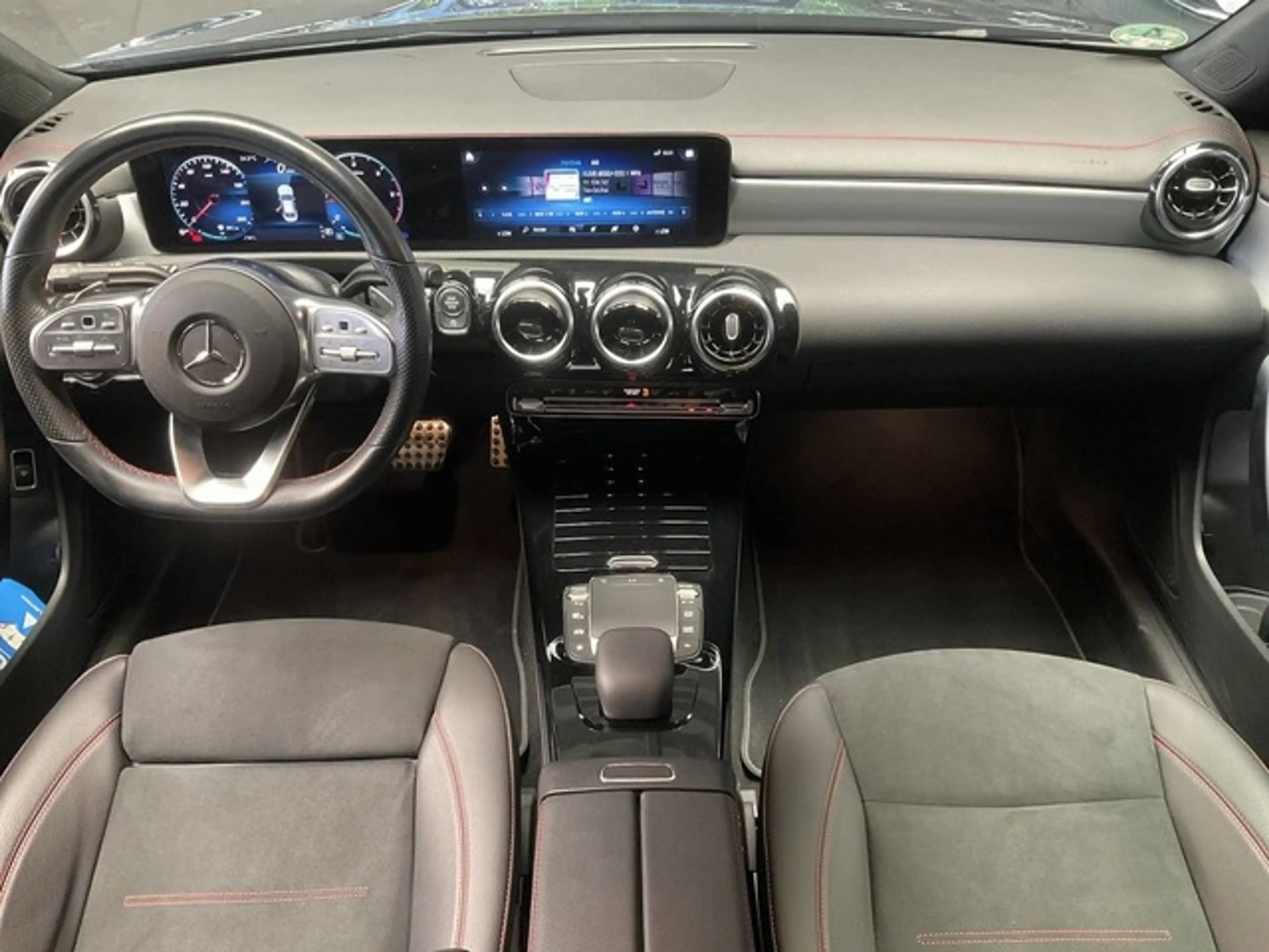 Mercedes-Benz CLA 200 D AMG LINE NIGHT / DISTRO+ / LED — photo 7