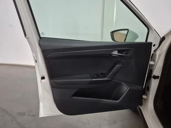 SEAT Arona 2020, foto 7