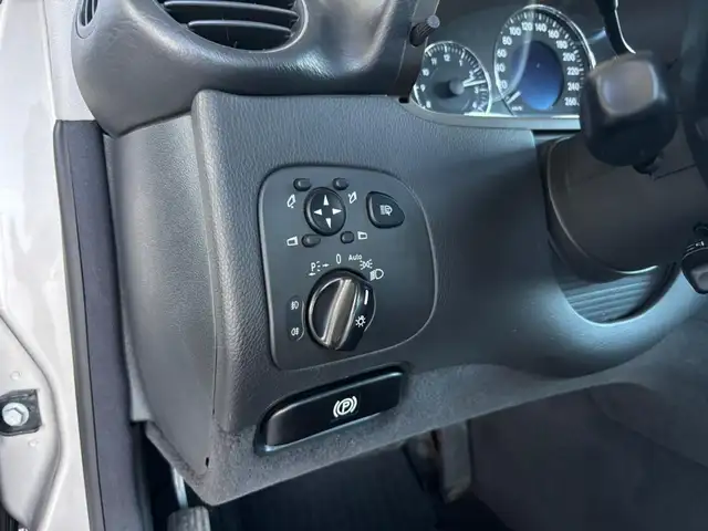 Mercedes-Benz CLK view 15