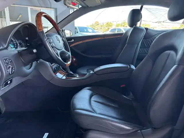 Mercedes-Benz CLK view 12