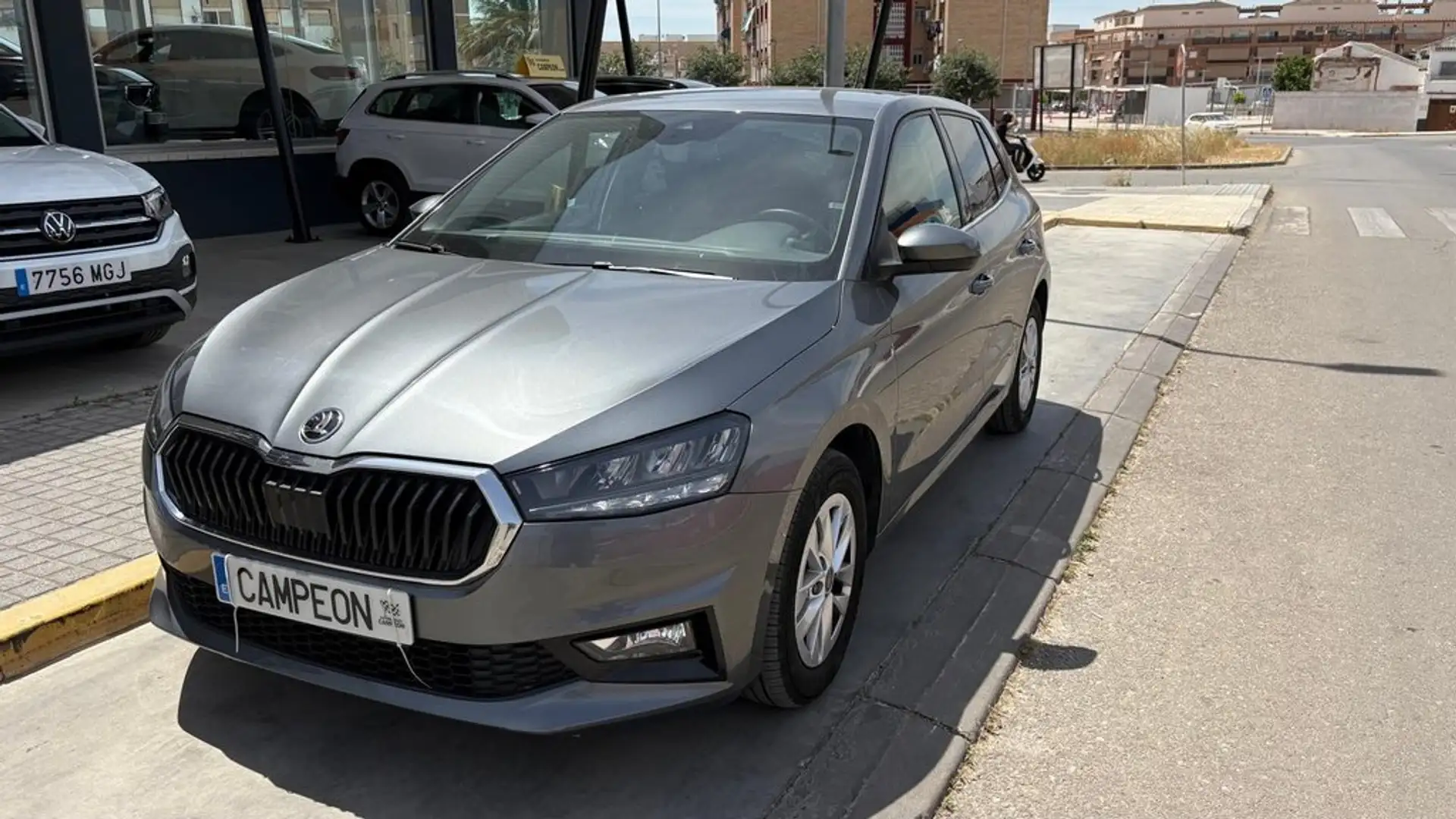 Skoda Fabia 1.0 TSI Design DSG 85kW Gris - 1