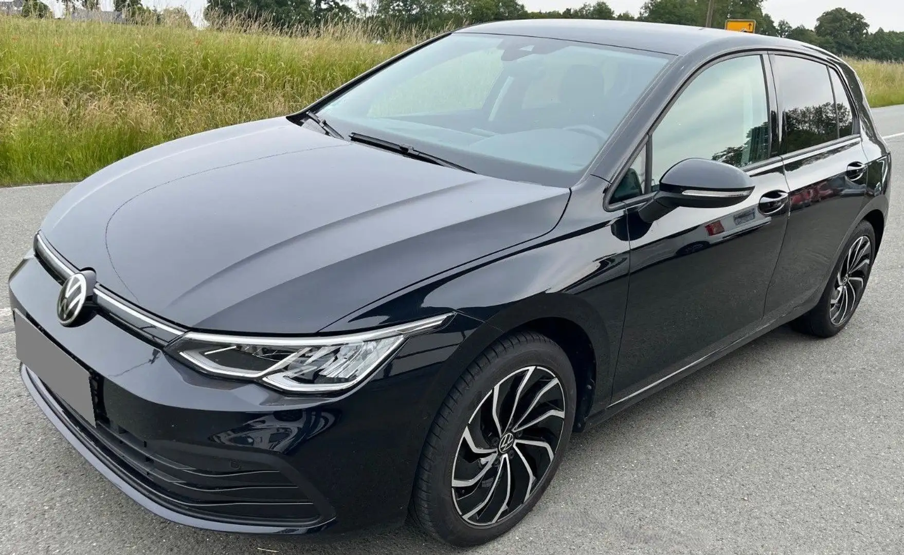 Volkswagen Golf VIII 2.0 TDI  116cv  5porte  LIFE Zwart - 1