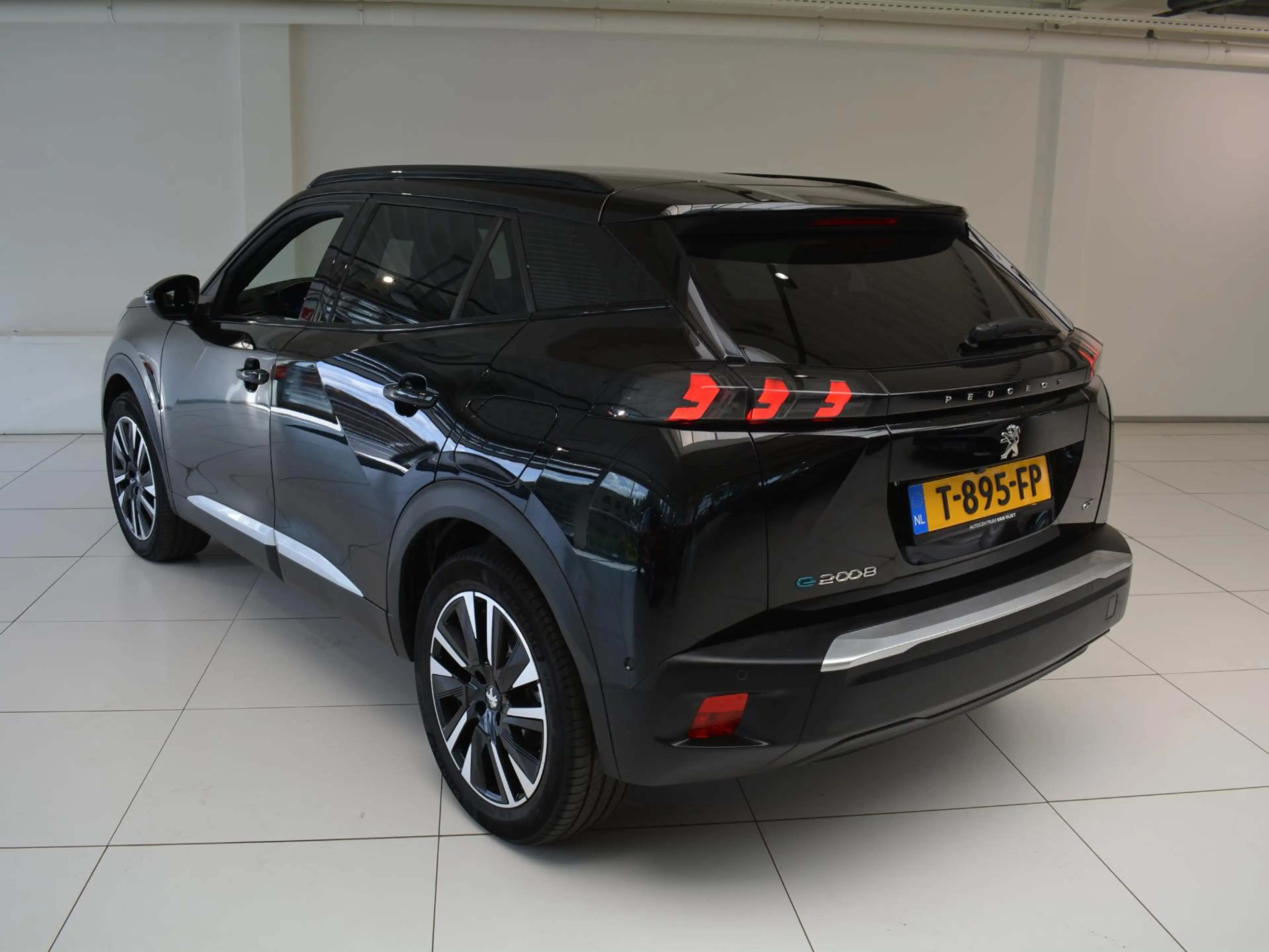 Peugeot e-2008 EV GT 50 kWh | Apple Carplay/Android Auto | Keyles — photo 2