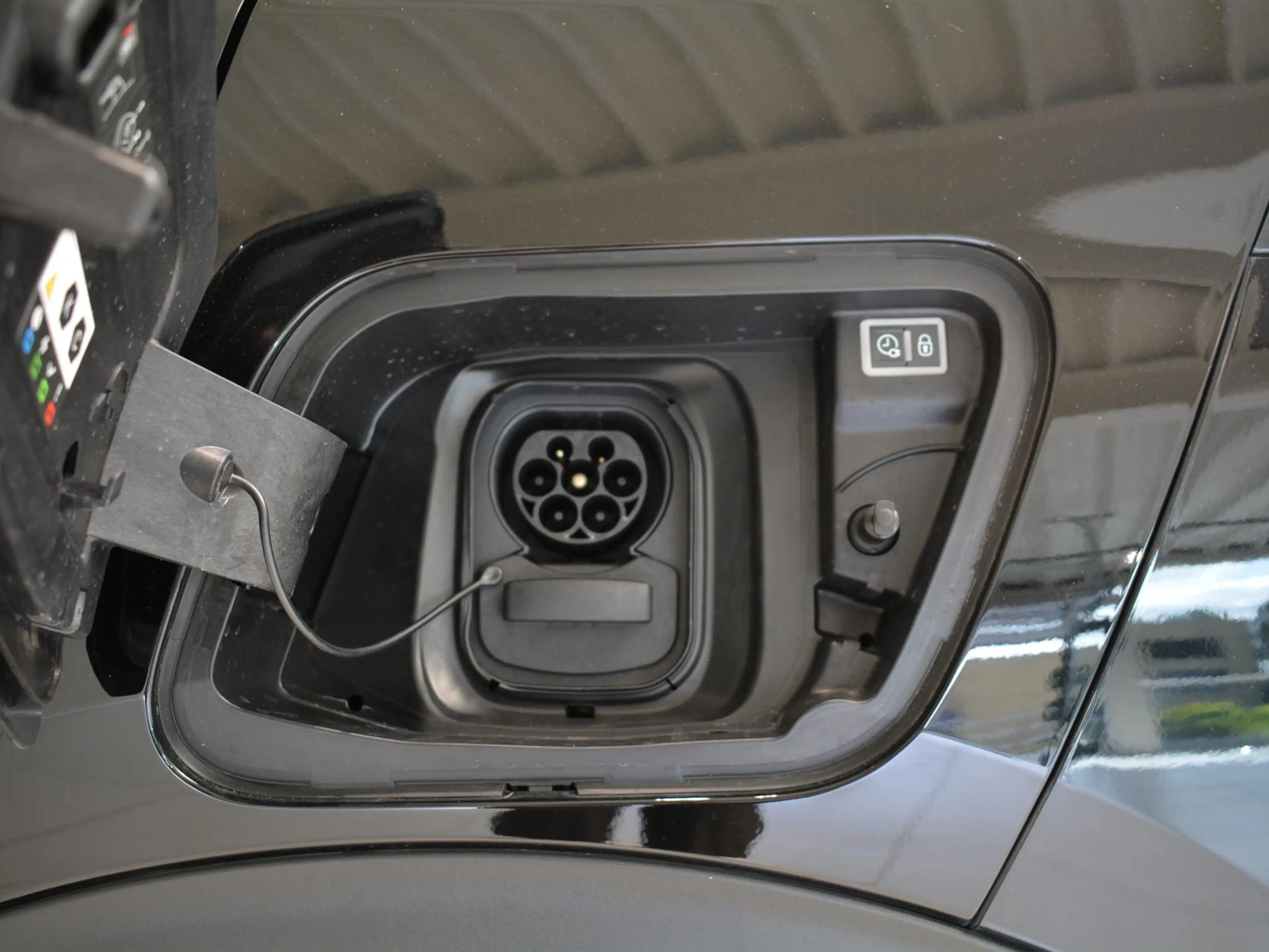 Peugeot e-2008 EV GT 50 kWh | Apple Carplay/Android Auto | Keyles — photo 11