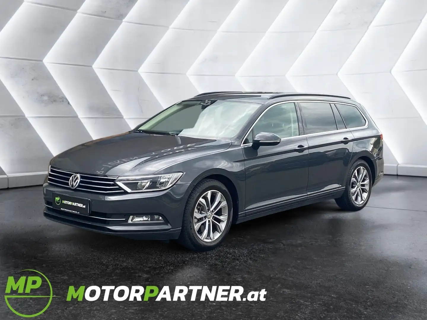 Volkswagen Passat Variant 2,0 TDI **Virtual Cockpit** Grijs - 1