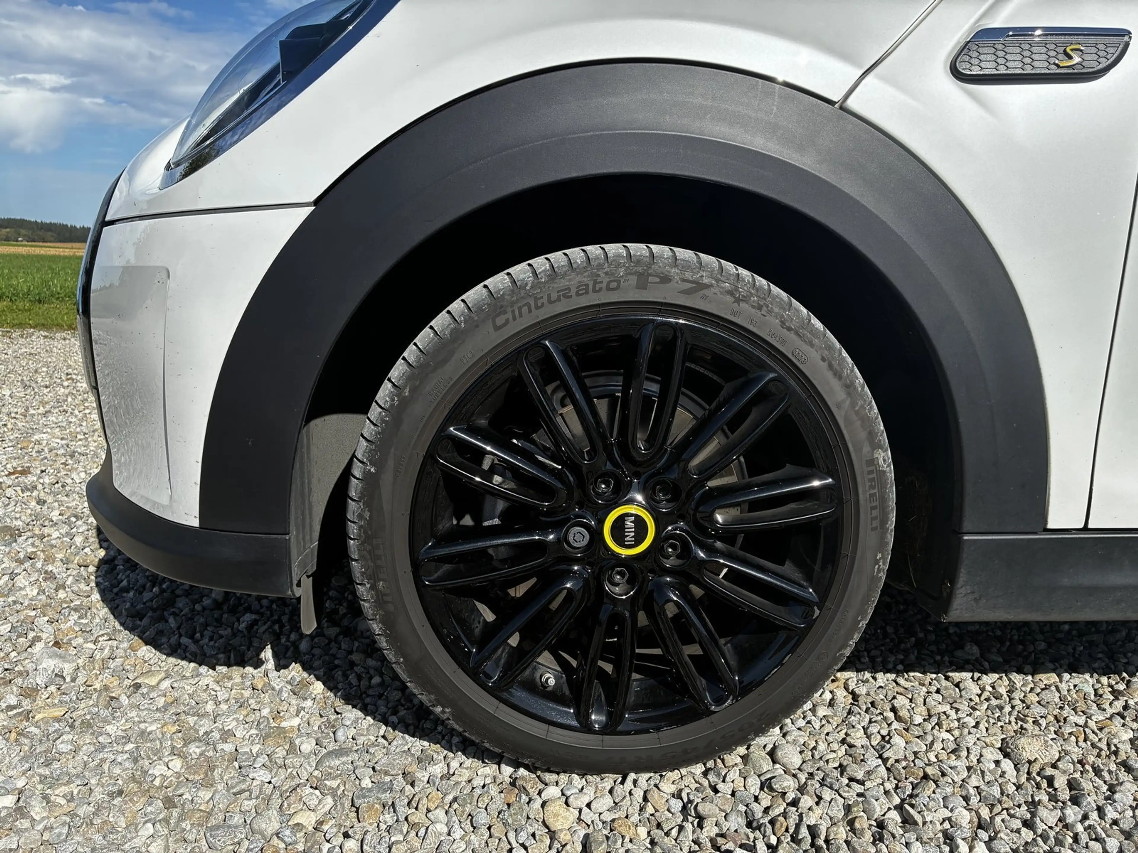 MINI Cooper SE Yours Trim SpoSi BLIS Key LED Navi AUT — photo 15