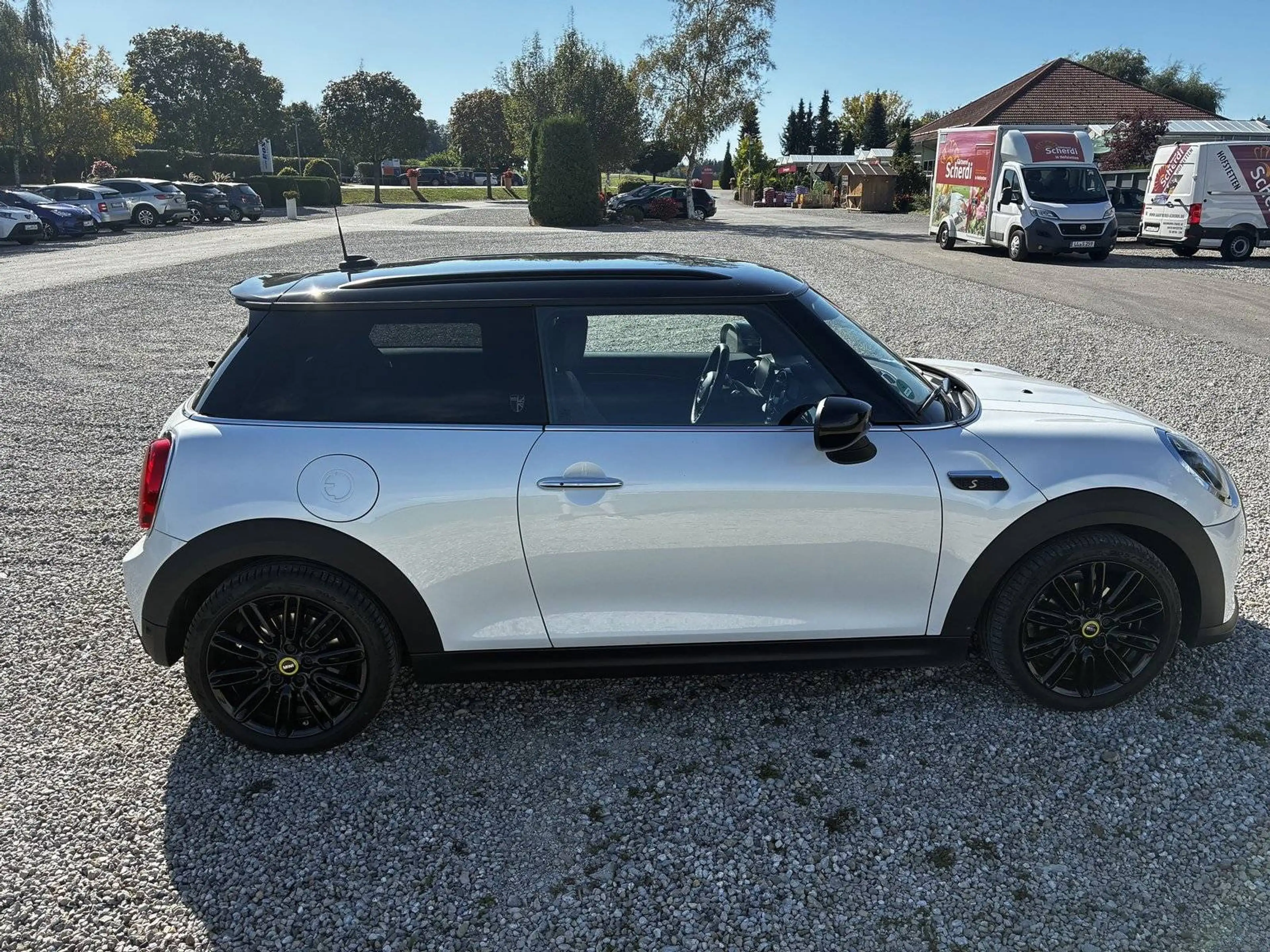 MINI Cooper SE Yours Trim SpoSi BLIS Key LED Navi AUT — photo 11