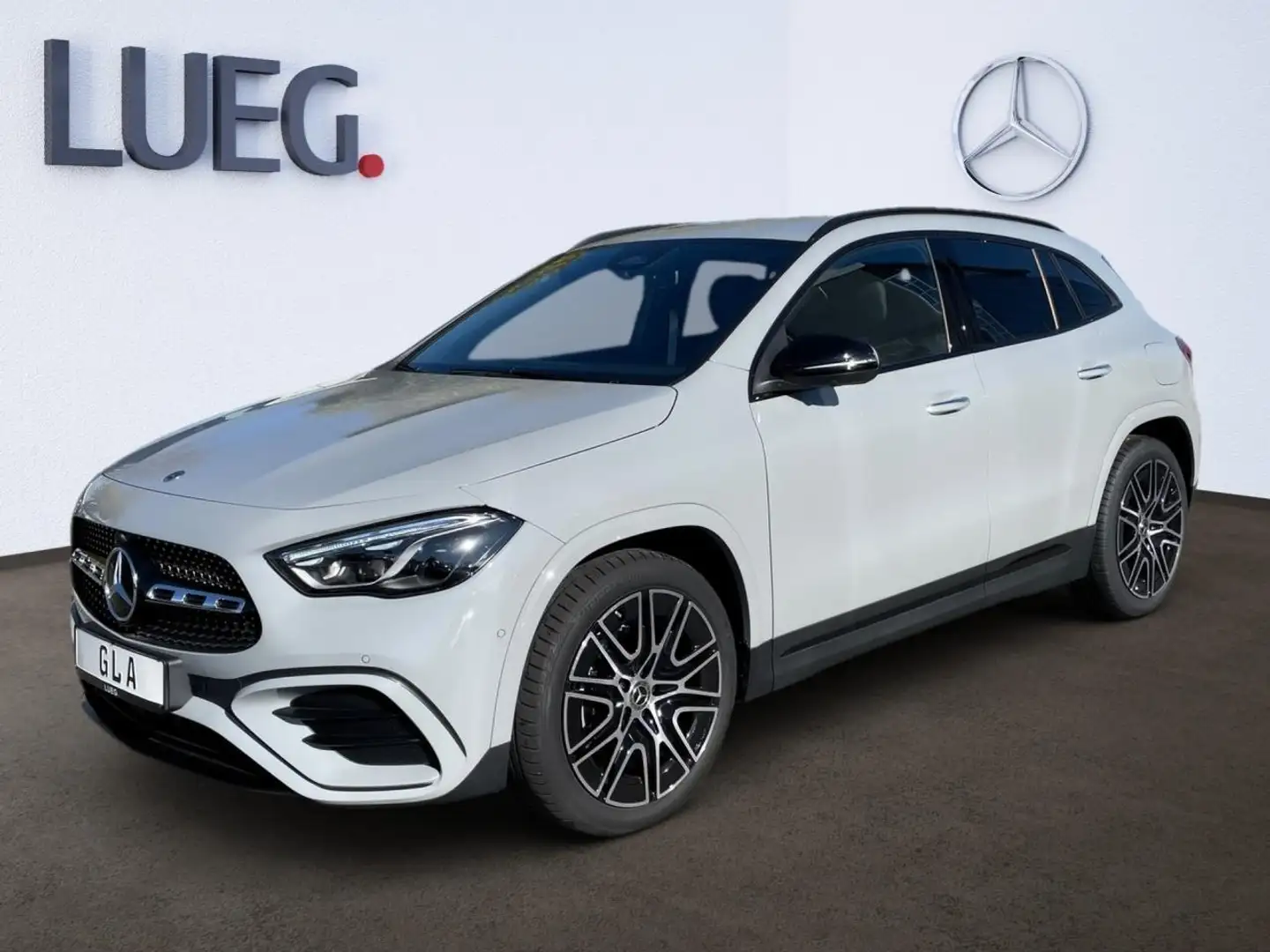 Mercedes-Benz GLA 220 4MATIC AMG-EDITION+DISTRONIC+AHK+SOUND+ Grau - 2
