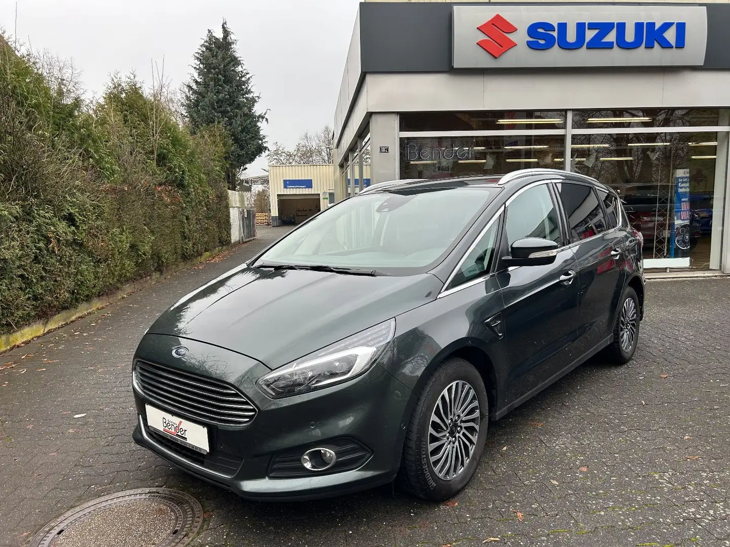 Ford S-Max Titanium 7-SITZER NAVI KAMERA LED ABN. AHK Groen - 1
