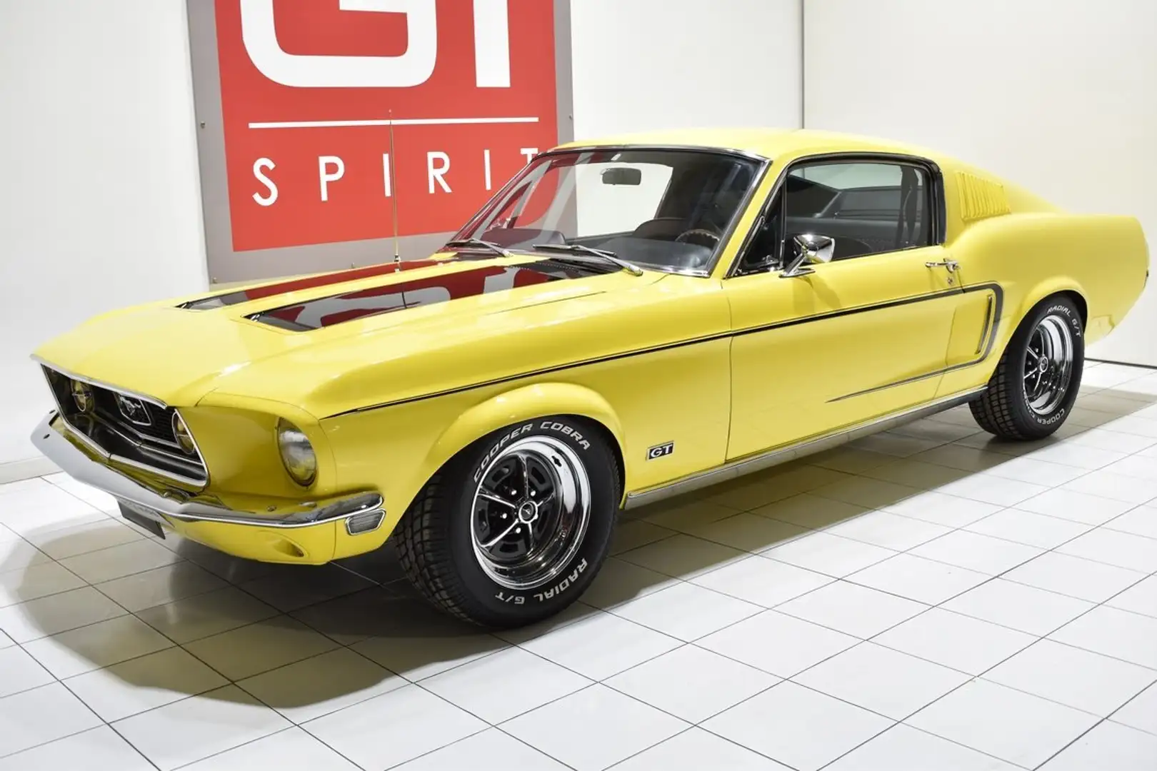 Ford Mustang FORD Mustang Fastback 302 CI Jaune - 1