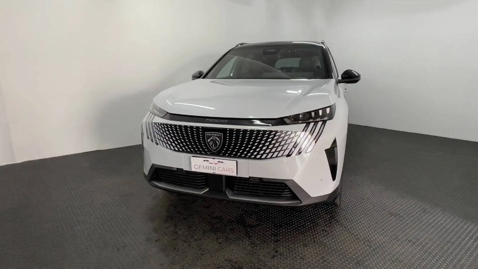 Peugeot 5008 1.2 hybrid GT 145cv e-dcs6 Bianco - 2